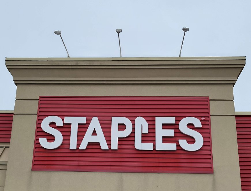 Ontario NDP asks auditor general to investigate Staples education contract