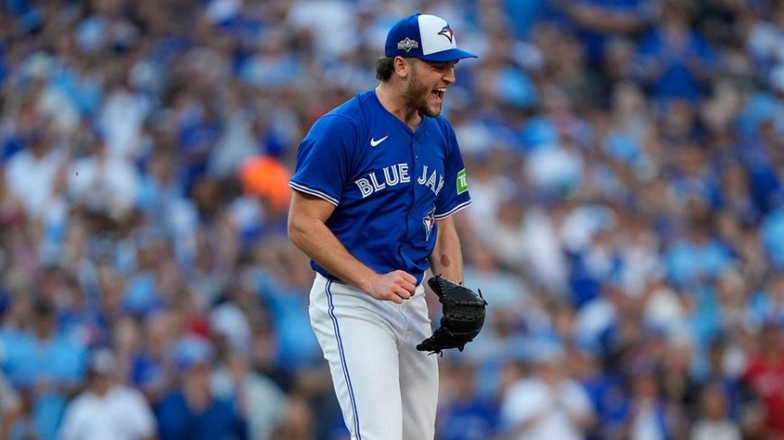 Toronto Blue Jays and Baltimore Orioles face off in playoff-style game with wild card on the line