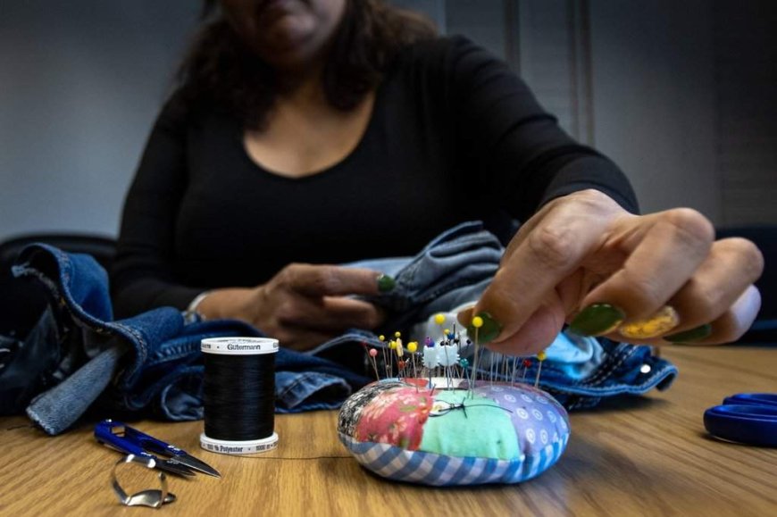 Edmontonians gather for clothing repair event: ‘Quiet act of rebellion’