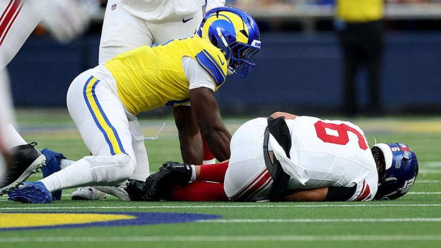 Giants quarterback Jaxson Dart suffers knee injury against Rams, possible MCL issue feared