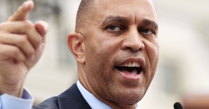 Hakeem Jeffries Blasts Fellow Democrat for Endorsing Republican in Key New York House Race