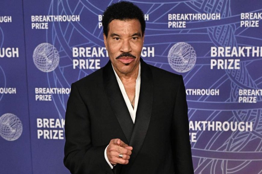 Lionel Richie pausing tour after undergoing heart procedure, rep says