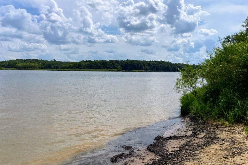 Teacher, 10-year-old student dead following incident during Iowa field trip