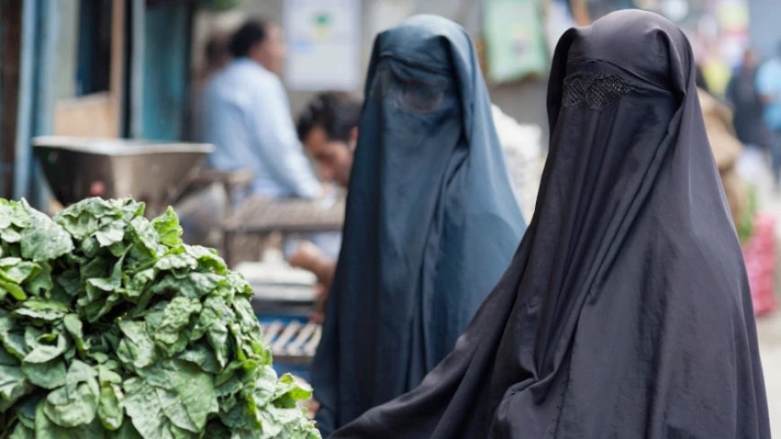Italy Bans Burqas in Schools