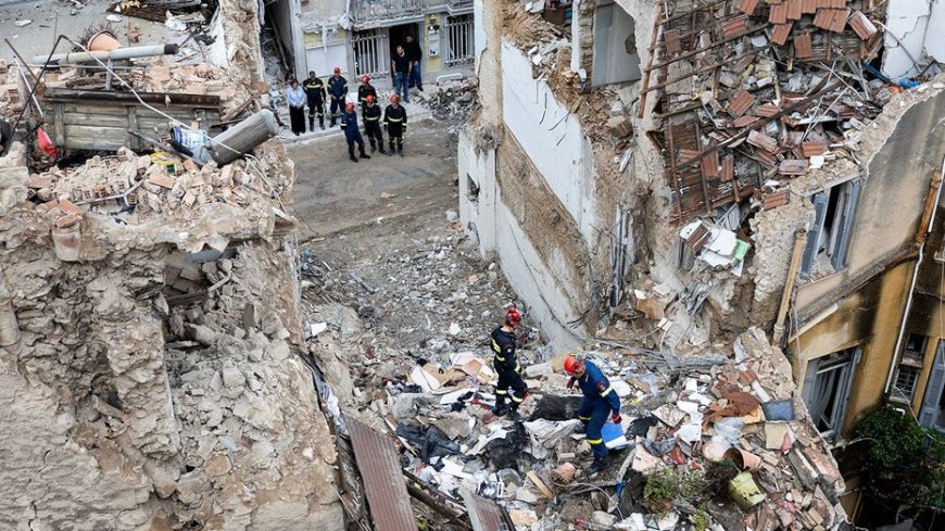 Four American tourists among 6 killed after explosion levels building near Athens’ Acropolis