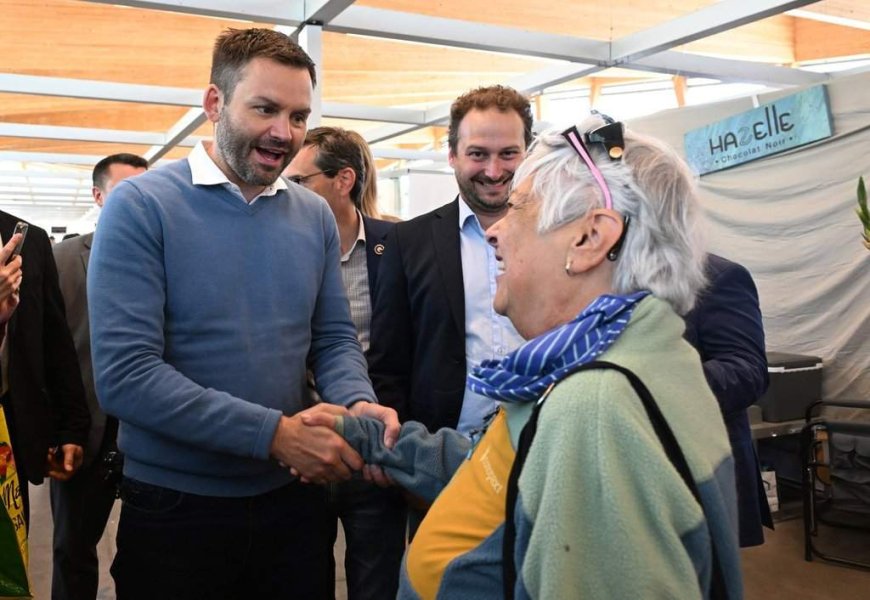 Advance polls open in Quebec general election