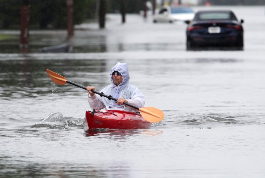 Nor’easter floods parts of U.S. northeast, leaves over 130K without power