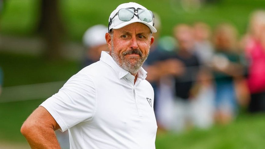 Phil Mickelson entered treatment facility for 'family trauma and addiction,' representative says