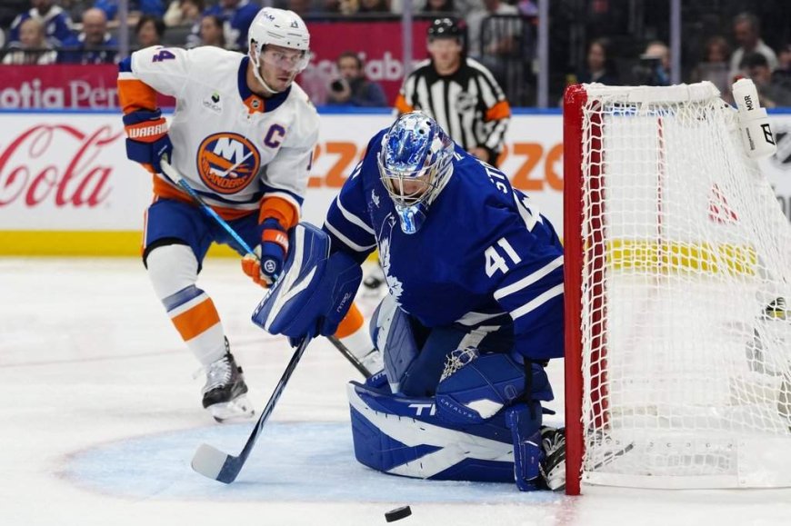 Cowan, Stolarz push Maple Leafs past Islanders 2-1