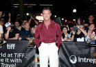 Actor Luke Evans bucks political stereotype about being gay, says not everyone needs to be 'woke'