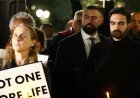 Anti-Israel protesters label Mamdani a 'traitor,' accuse him of 'genocide' outside Oct 7 vigil