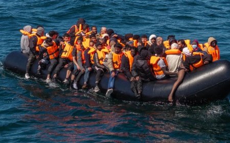 British Government Gives 1,000 Hijabs to Small-boat Migrants