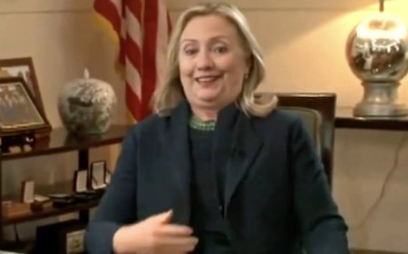 Hillary Clinton Criticizes Live-Streaming Firing Squad Execution Despite Laughing About Muammar Gaddafi Being Sodomized To Death With A Bayonet