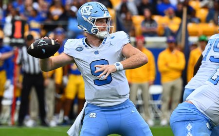 Hot mic catches ESPN announcer comparing North Carolina QB to a lousy hotel breakfast