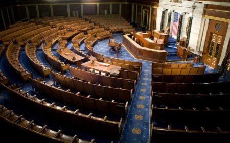 Republican and Dem. Lawmakers To Block Russian Oil Purchases