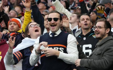 Mike Ditka tributes pour in from around the NFL including fans dressing like him in Green Bay