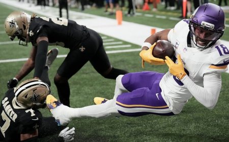 NFL stars go above and beyond to make incredible catches during Sunday's Week 5 action