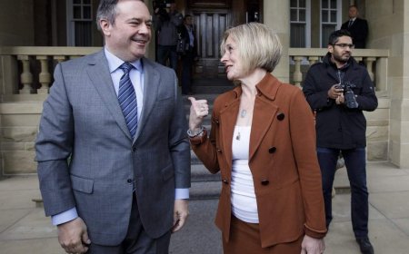 Former political rivals Notley, Kenney to unite at event ahead of separation vote