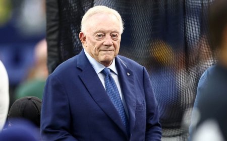 Cowboys owner Jerry Jones recounts Green Bay bare-butt story that left cringeworthy image in his mind
