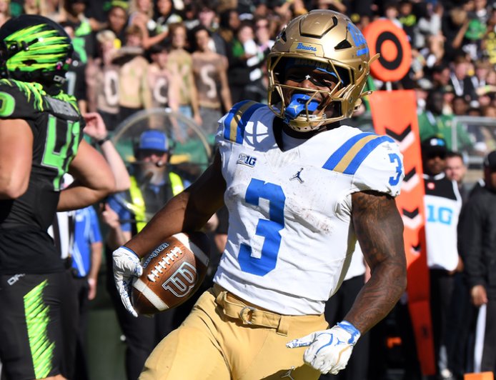 UCLA Bruins upset Oregon Ducks to stay unbeaten and change the Big Ten championship picture