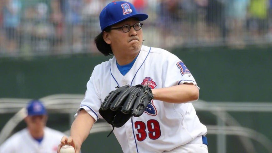 Old men and the seams: Two moguls take their cuts at the knuckleball