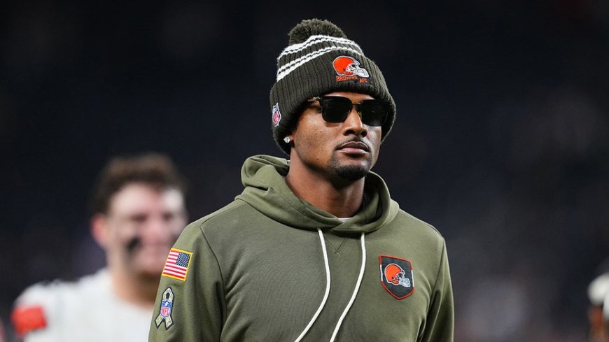 Al Michaels glosses over Deshaun Watson's two dozen sexual misconduct lawsuits, calls them a 'thing'