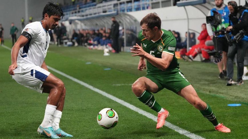 Israeli soccer players wear armbands to remember terror attack victims as Irish opponents pull stunt again