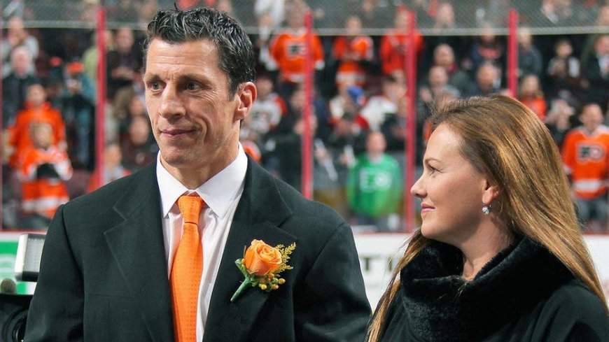 Reporter reveals 'little crush' on married Hurricanes coach Rod Brind’Amour, says she's 'waiting in the wings'