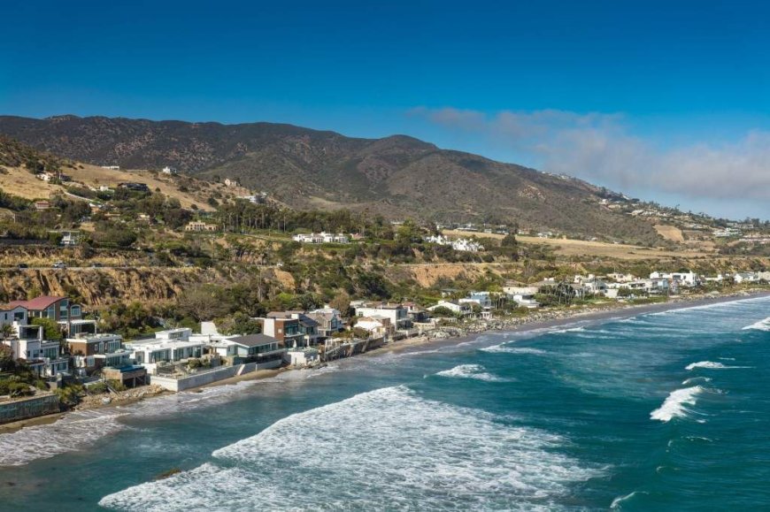 Shark attacks kayaker off Paradise Cove in Malibu, authorities say