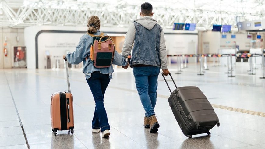 Man triggers relationship crisis by grabbing first class, leaving woman behind in coach