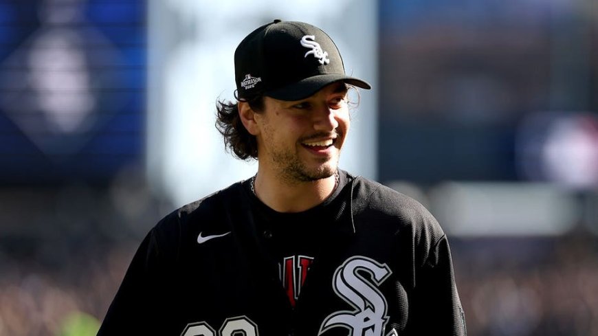 White Sox anger fans with lame first pitch pick for ALDS Game 3 after writers tease huge name
