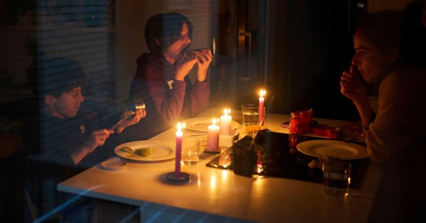 Emergency Federal Power Grid Order Issued as 13 States Face Blackouts